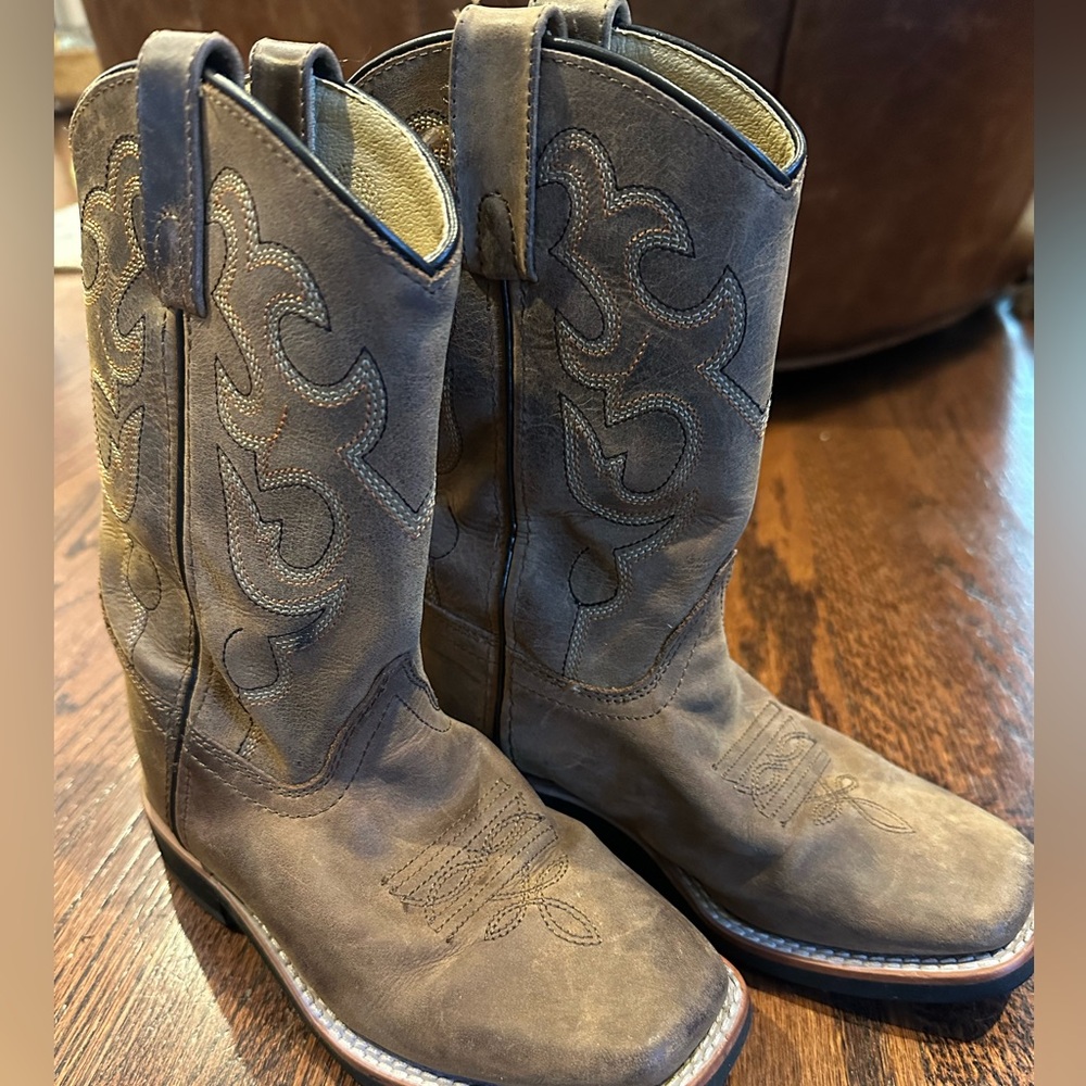 Kids size 11 leather cowboy/western boots